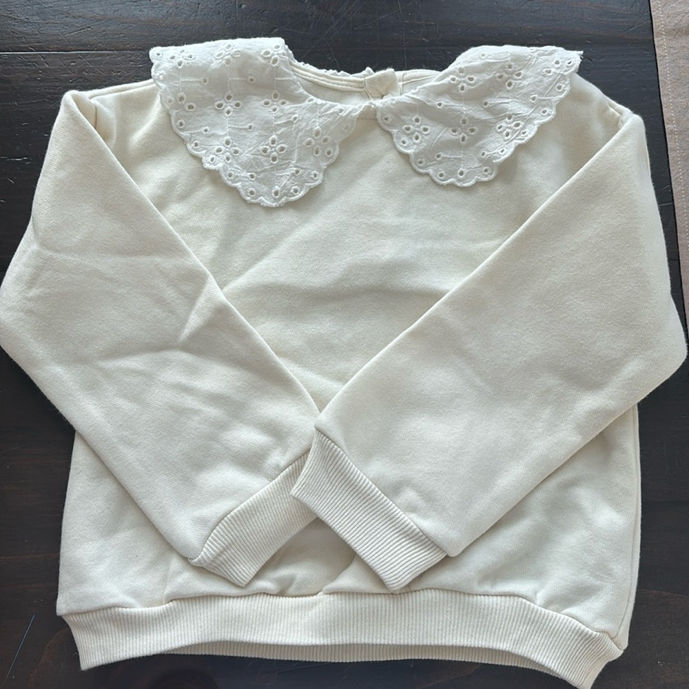 NWOT Baby Gap 3 Years sweatshirt with eyelet lace collar